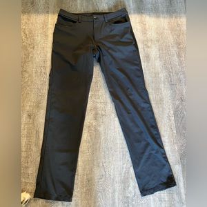 Men’s Lulu Lemon Slacks Size 32